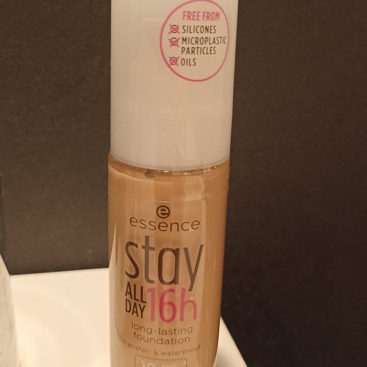 photo of Essence  Stay all day  long lasting foundation shared by @ghocri on  09 Nov 2022 - review
