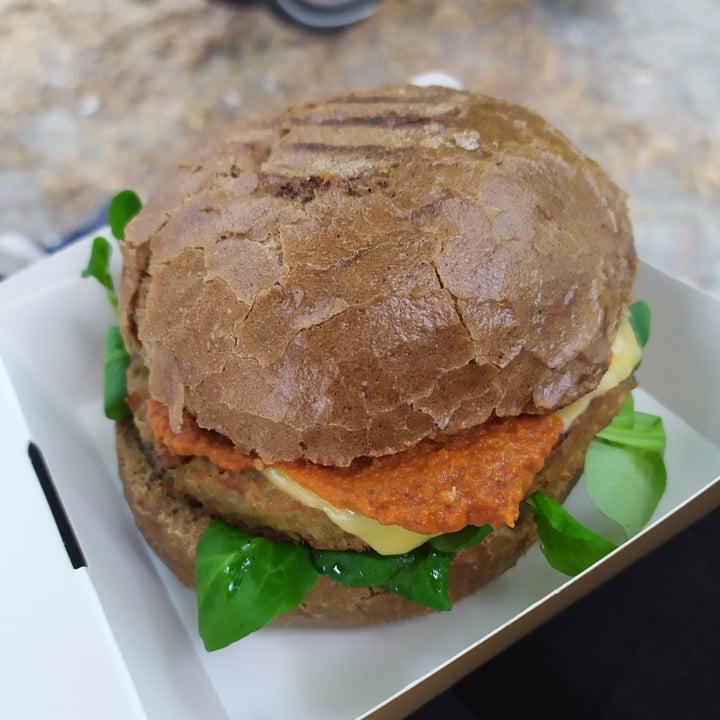 photo of Van Ver Burger Mulingiano shared by @senja on  14 Oct 2021 - review