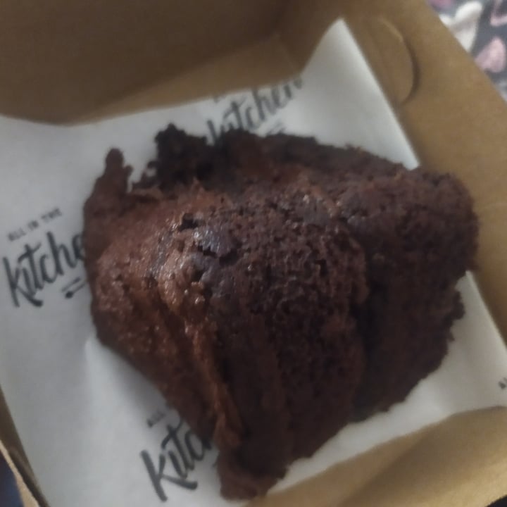 photo of All in the Kitchen Deli Chocolate cake shared by @michthevegan on  18 Dec 2021 - review