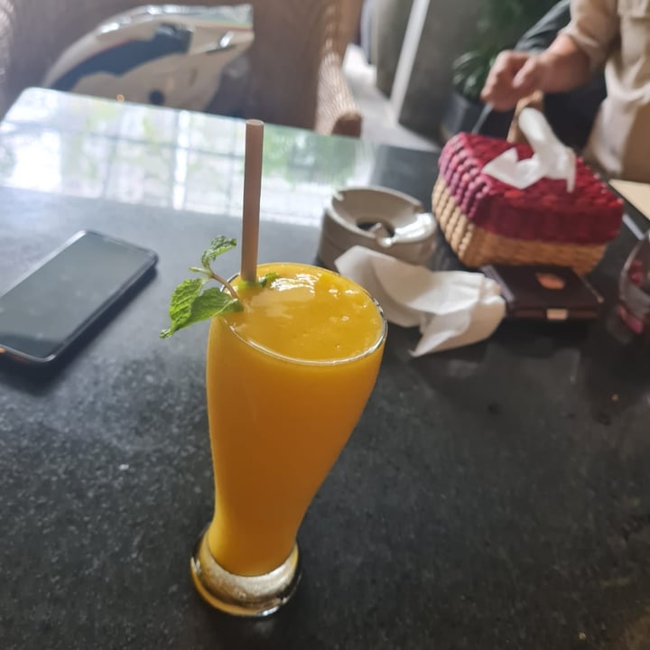 photo of Element Mango Smoothie shared by @yonas on  03 Oct 2022 - review