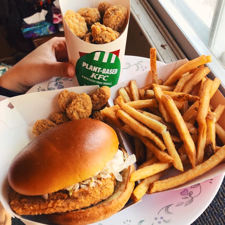 photo of KFC Plantbased Chicken Sandwich shared by @plantbasedmaria on  21 Jul 2022 - review