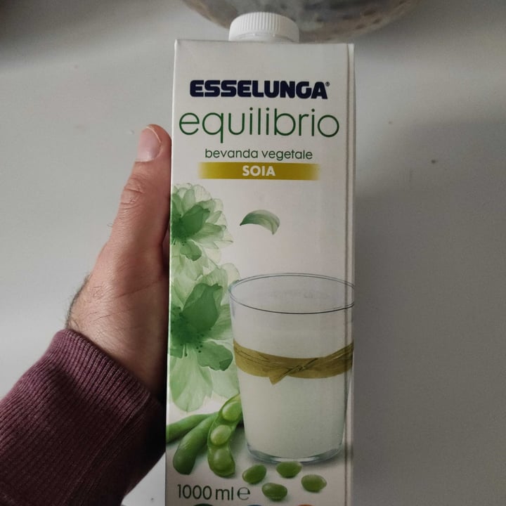 photo of  Esselunga Bevanda vegetale soia senza zuccheri aggiunti shared by @francescobussola on  07 Apr 2022 - review