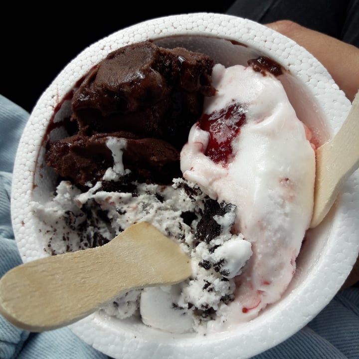 review photo of Pishko qenti Crema chantilly con frutillas shared by @lujanmalik00 on 07 Jan 2021 - review