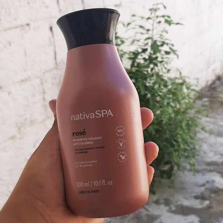 photo of O Boticário Shampoo vegan anti queda Rosé shared by @steffanelopeess on  10 Nov 2021 - review