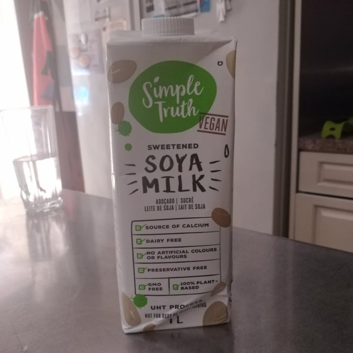 photo of Simple Truth Sweetened Soya Milk shared by @laurenbettyd on  01 Nov 2020 - review