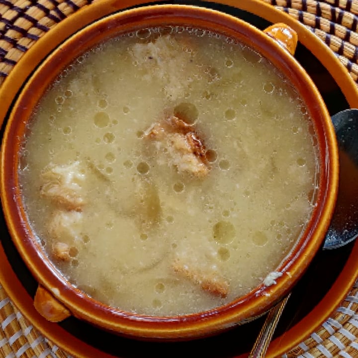 photo of Vegans N' Roses Sopa de cebolla shared by @gitaneta on  10 May 2022 - review