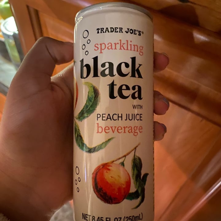 photo of Trader Joe's Sparkling Black Tea With Peach juice shared by @aasthaprak on  10 Mar 2021 - review