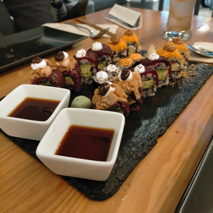 photo of Roots & Rolls Sushi tasting shared by @alejoplantbased on  06 Jan 2021 - review