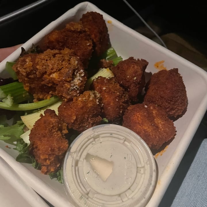 photo of Fresh on Bloor Buffalo Cauliflower shared by @mariajamison on  06 Apr 2022 - review
