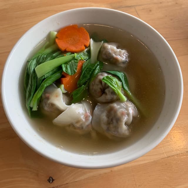 Foto do prato “Dumpling Soup with Noodles”