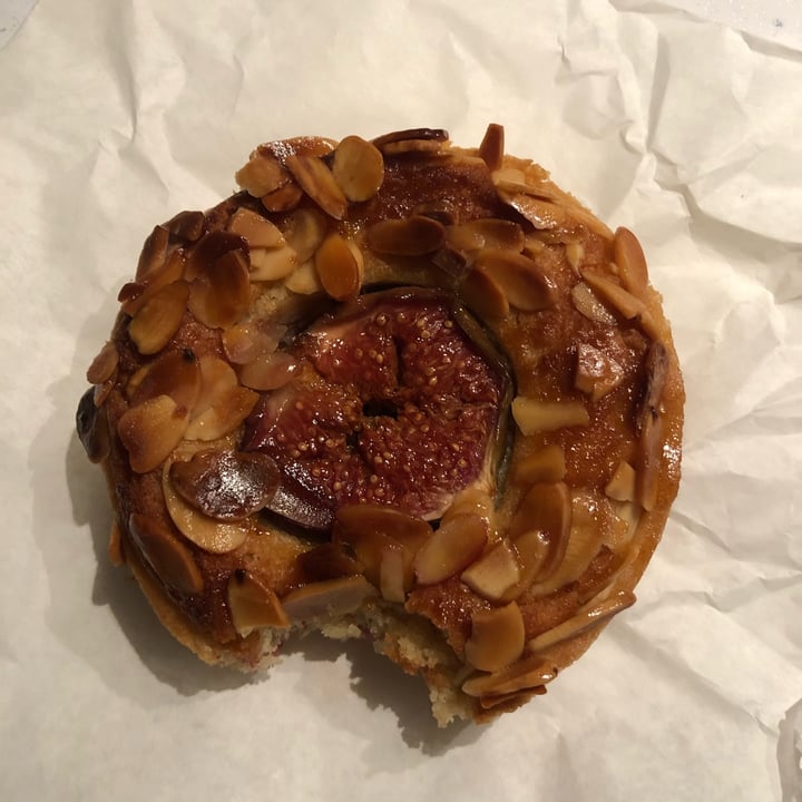 photo of Honeytrap Bakery Fig Frangipane shared by @brandonthefruit on  02 Oct 2022 - review