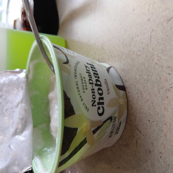 photo of Chobani Coconut Non-Dairy Blend Vanilla Yogurt shared by @iheartanimals on  04 Oct 2019 - review