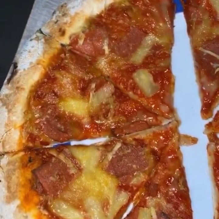 photo of Vegan Pizza Box Pepperoni Lover’s shared by @eventuelli on  07 May 2021 - review