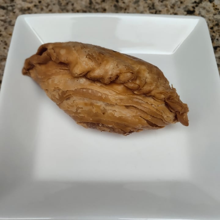 photo of Blue Boy Vegetarian Food Centre Curry Puff shared by @stevenneoh on  12 Aug 2020 - review