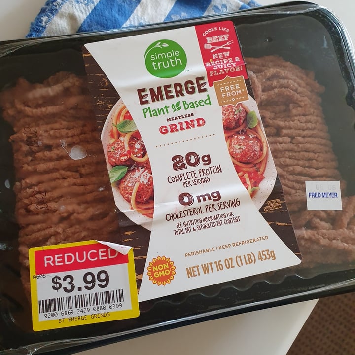 photo of Simple Truth Emerge plant based meatless grind shared by @paniwilson on  15 Jun 2021 - review