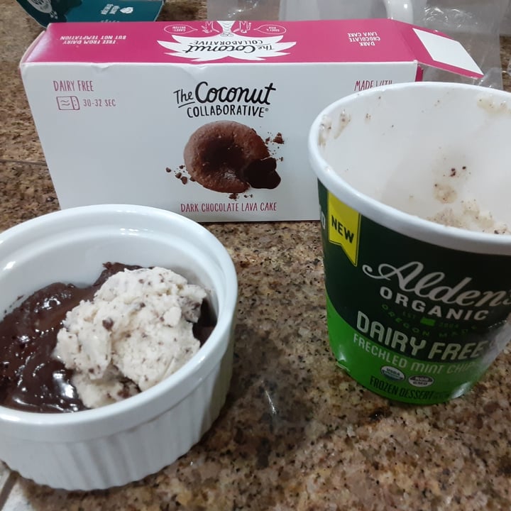 photo of The Coconut Collaborative Dark Chocolate Lava Cake shared by @woodvegan on  20 May 2022 - review