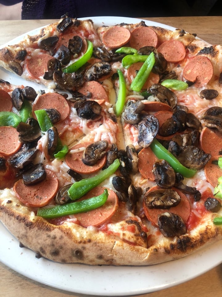 review photo of Famoso Neapolitan Pizzeria Plantbased Pepperoni / Plantbased Pepperoni Deluxe shared by @matildayork on 10 Dec 2019 - review