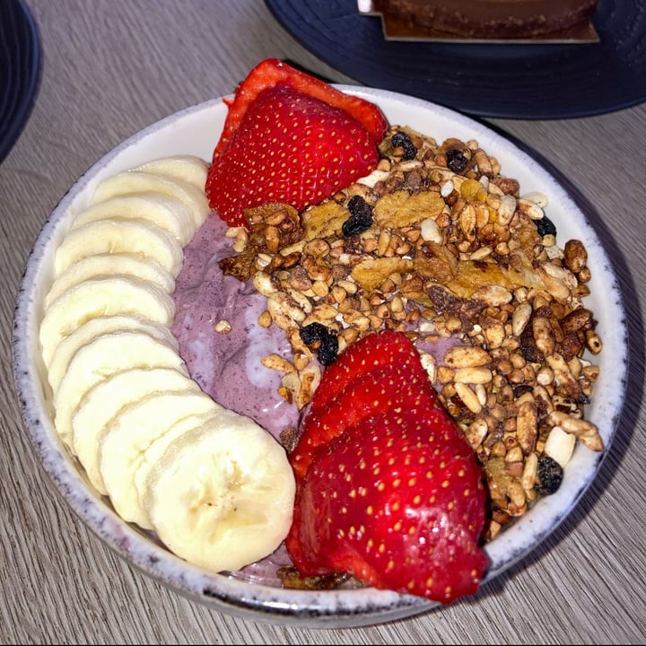 photo of Amour patisserie vegetale Smoothie Bowl shared by @chloslo on  03 May 2022 - review