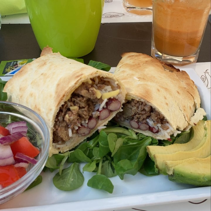 photo of Universo Vegano Chimichanga shared by @elixy90 on  21 Sep 2020 - review