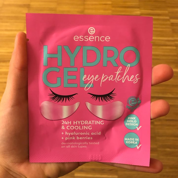 photo of Essence  Hydro gel eye patches shared by @alicebveg on  18 Dec 2022 - review