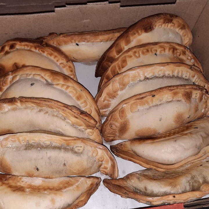 photo of Empanadas de 10 - San Justo Empanadas De Jamón Y Queso Veganas shared by @malehofsetz on  03 Sep 2021 - review