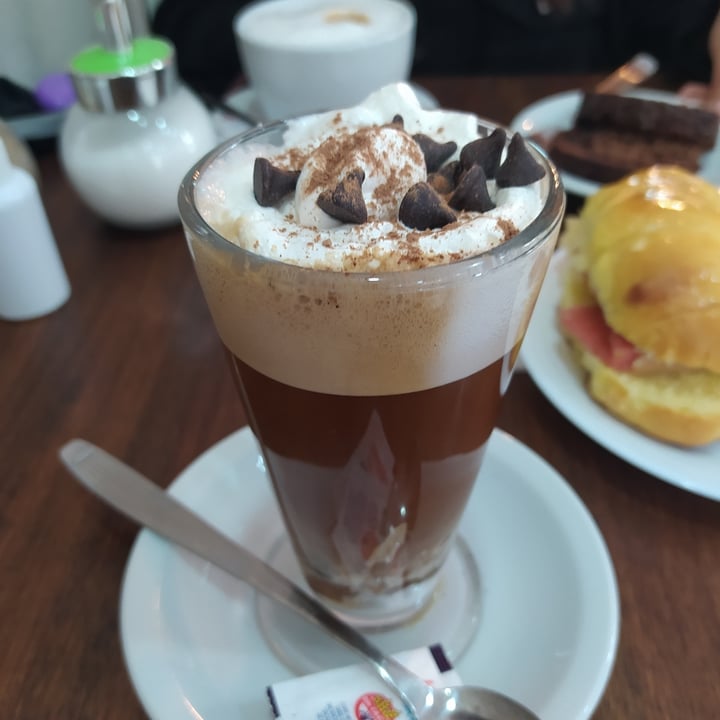 review photo of Raymundo Café Vegan Capuccino Raymundo shared by @fabrizzio on 18 Sep 2022 - review