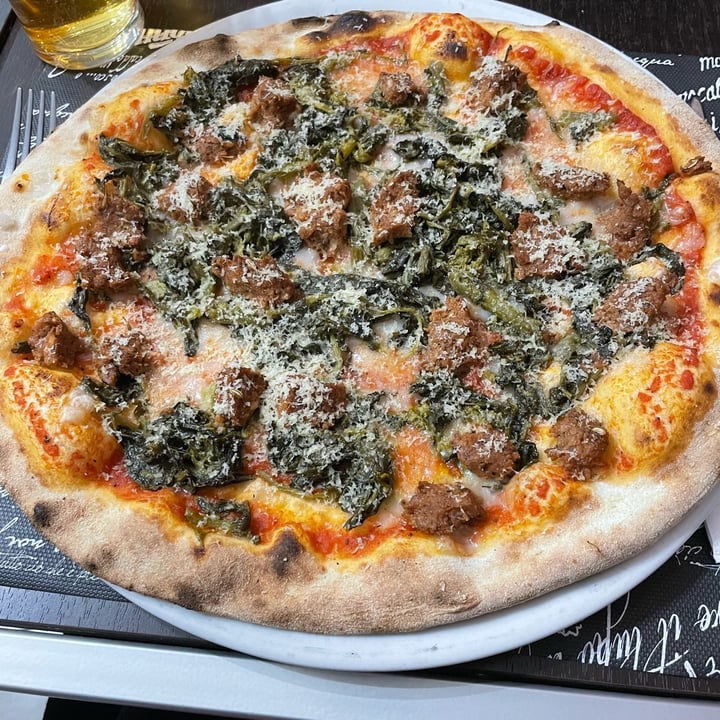 photo of Trinacria Pizzeria pizza salsiccia e friarielli shared by @iside01 on  30 Apr 2022 - review