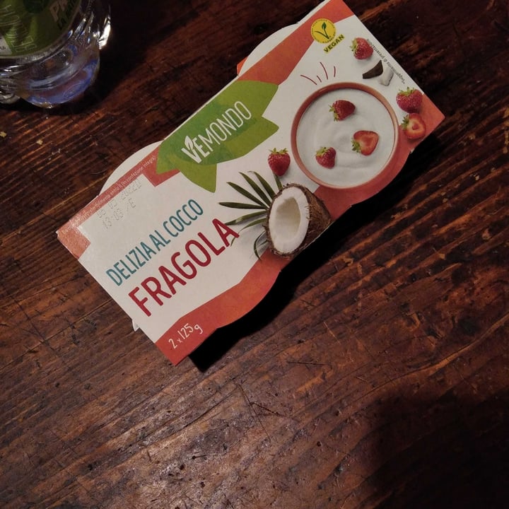 photo of Vemondo Yogurt alla fragola shared by @ggiulia on  01 Apr 2022 - review