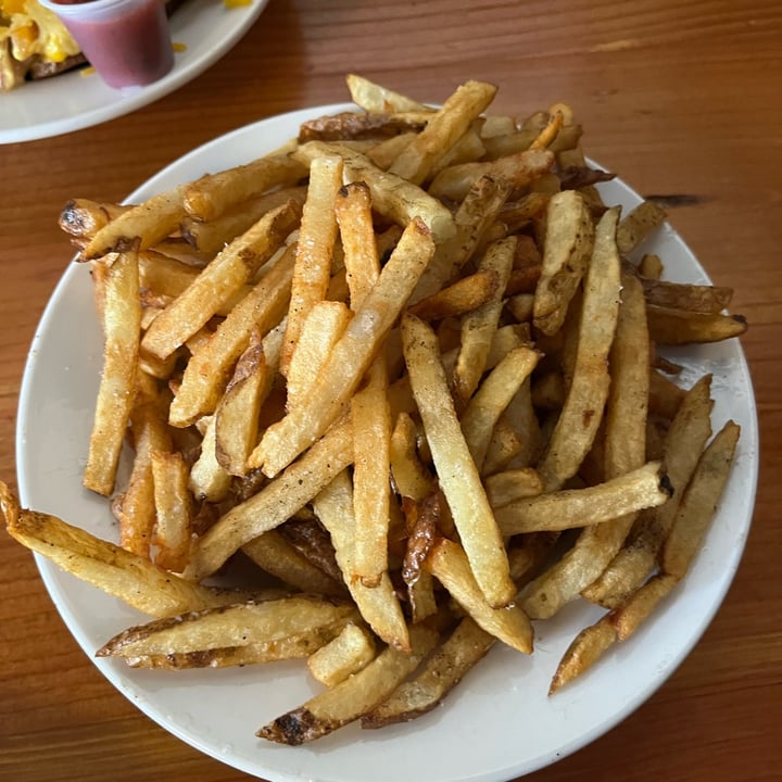 photo of The Sheridan Room Fries shared by @dianna on  05 Aug 2022 - review