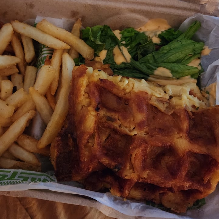 photo of Veggie Galaxy Mac’n Stack shared by @andirabas on  28 Oct 2022 - review