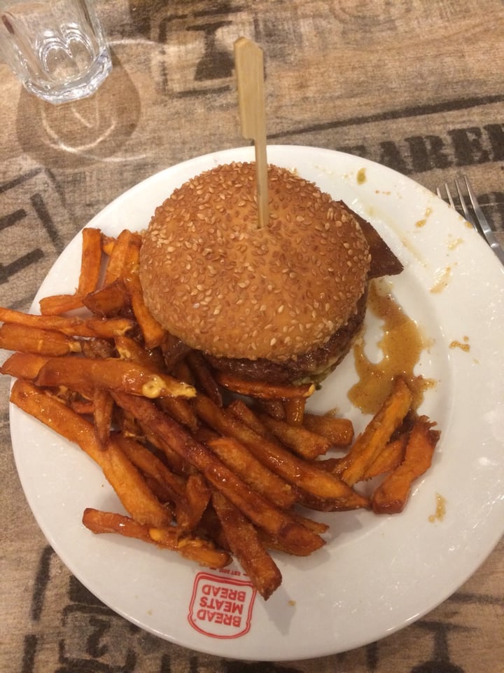photo of Bread Meats Bread Vegan Caribbean Burger shared by @cazzer on  17 Jul 2019 - review