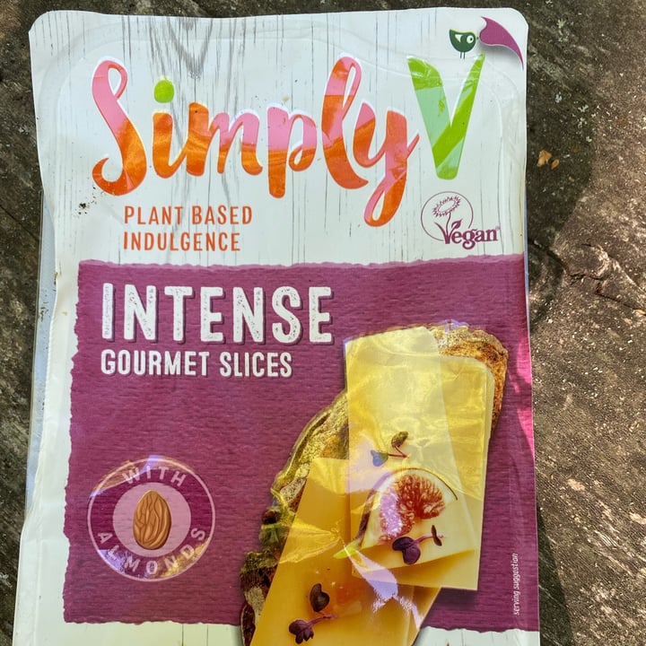 photo of Simply V Intense Gourmet Slices shared by @giugliagiuglia on  05 Jun 2022 - review