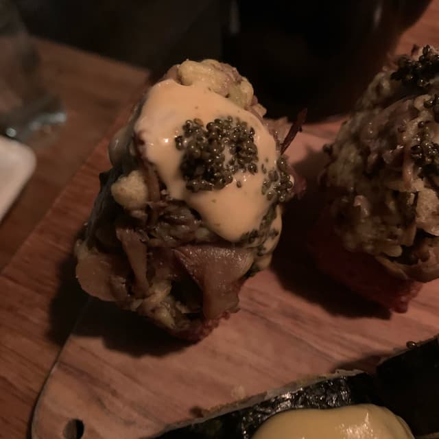 Foto do prato “KING OYSTER, CAVIAR AND TRUFFLE”