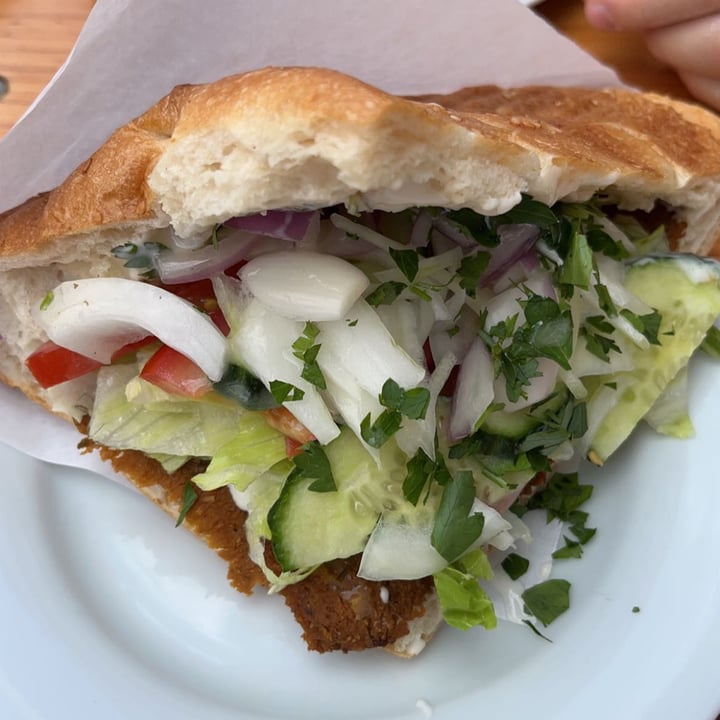 photo of Vöner Vegan doner kebab shared by @veninis on  28 Oct 2022 - review