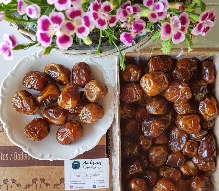 photo of Yogi & Yousef Sukkari Dates shared by @doucefrugalite on  23 Sep 2019 - review