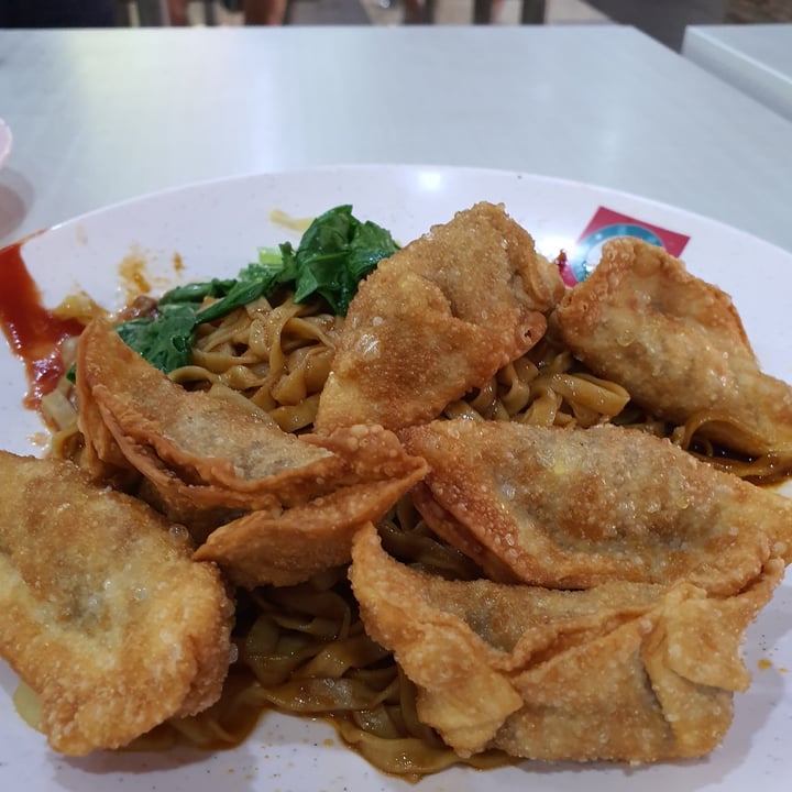 photo of 630 Vegetarian Fried Dumpling Noodles shared by @parismelody on  03 Feb 2021 - review