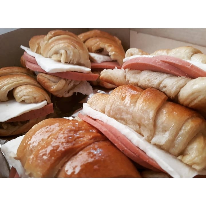 review photo of NOE vegan food Facturas shared by @yanilpedrosa on 30 Nov 2020 - review