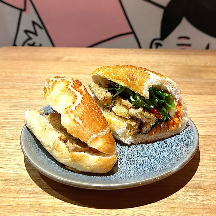 review photo of Hawker Boys Crispy Fried Tofu Banh Mi (CBV) shared by @lancepattison on 15 Dec 2022 - review