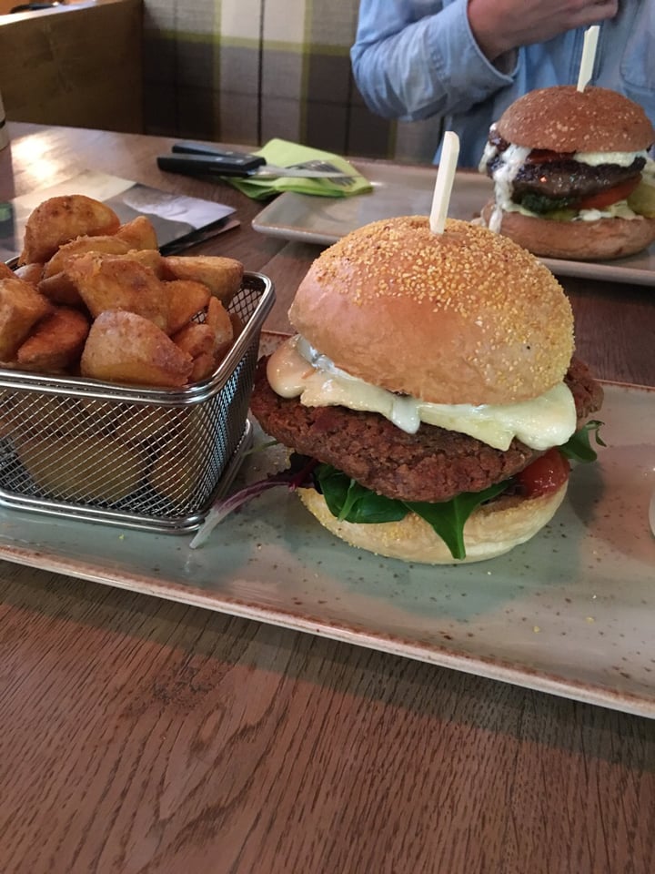 review photo of Burgerei Herzelein shared by @moozilla on 06 May 2019 - review