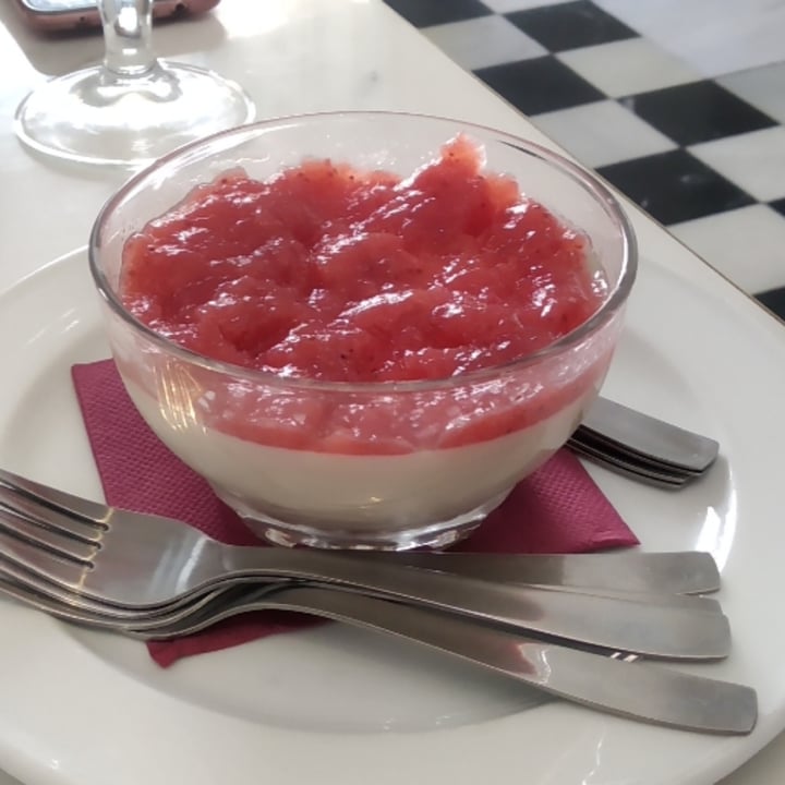 review photo of Choose Restaurante Vegano Panna Cotta shared by @reginaphalange2 on 14 Jul 2021 - review