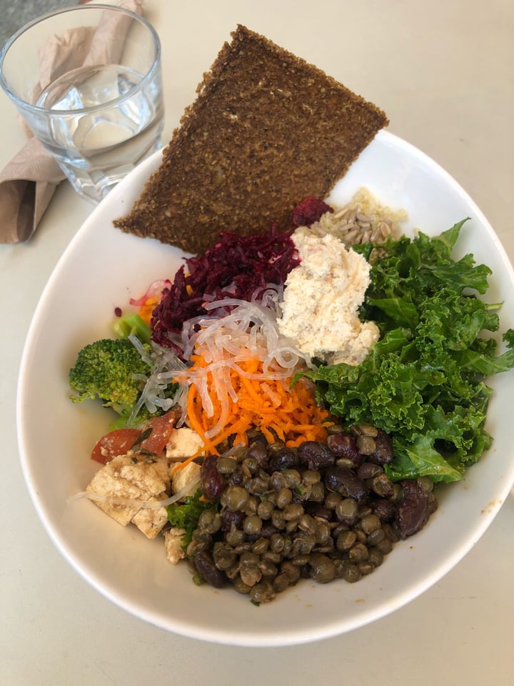 review photo of Hibiscus 42 Ingredient Salad shared by @sarahbrandow on 23 Jul 2019 - review