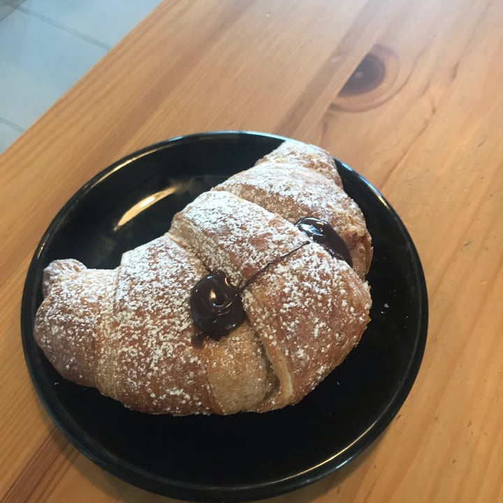 review photo of Pasticceria Caffetteria Larocca brioche ripiena al cioccolato shared by @miryvera81 on 16 Sep 2022 - review