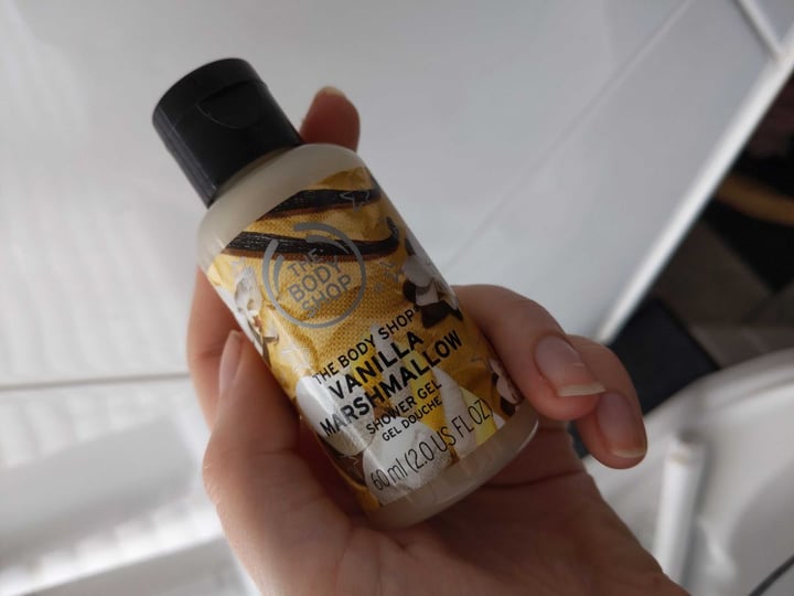 photo of The Body Shop Shower gel Vanilla Marshmallow shared by @bearbagels on  10 Apr 2020 - review