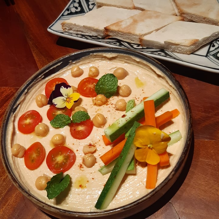 photo of Củ và Rễ - A Vegan Restaurant Hummus shared by @floriance on  23 Jan 2021 - review