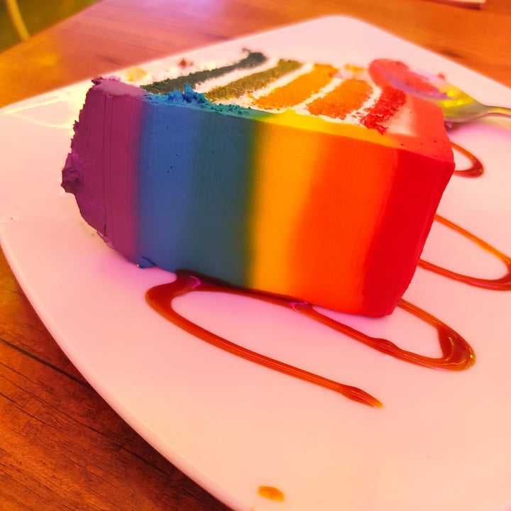 photo of Freedom Cakes Tarta arcoiris shared by @pitufa on  08 Jun 2021 - review
