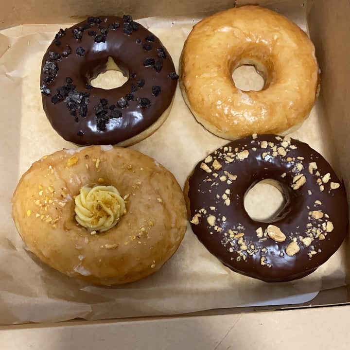review photo of VegAmazing Doughnuts Donut De Tres Sabores shared by @mafeab on 26 May 2020 - review