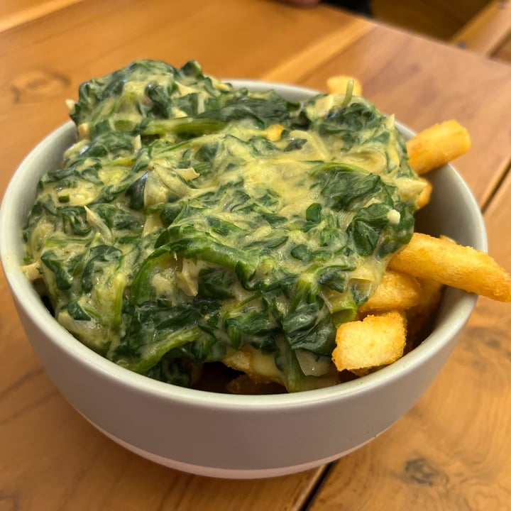 photo of Love Handle  Cream Spinach-loaded Fries shared by @preethiness on  25 May 2022 - review