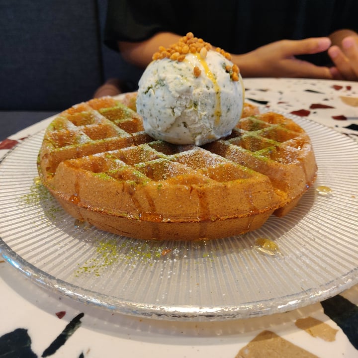 photo of Hvala Keong Saik Dairy-Free Waffles shared by @hownowbrownkow on  28 Feb 2021 - review