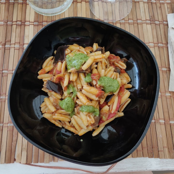 photo of Holy Beach gnocchetti sardi con caponata di melanzane e pesto shared by @pamelabusi on  13 Jul 2022 - review