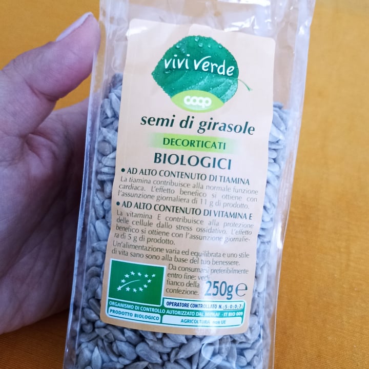 photo of Vivi Verde Coop semi di girasole decorticati biologici shared by @nicoleseveri on  11 May 2022 - review